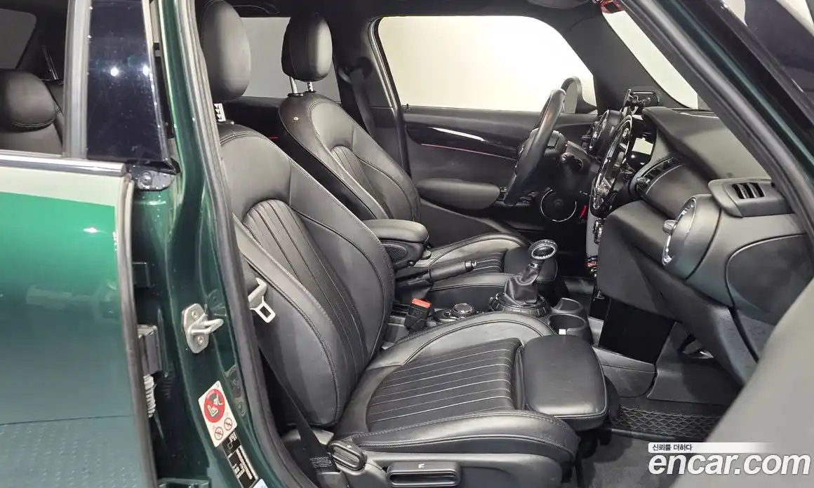 Mini Cooper 2015 2.0 автомат (гидро), фото 15