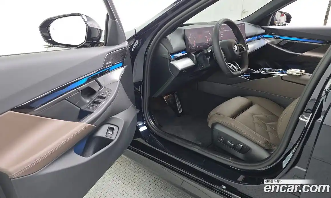 BMW 5 серия 2025 2.0 автомат (гидро), фото 13