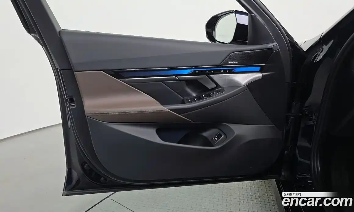 BMW 5 серия 2025 2.0 автомат (гидро), фото 14