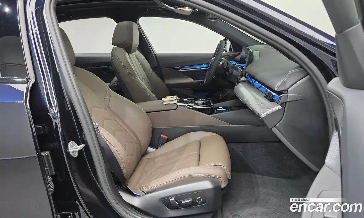 BMW 5 серия 2025 2.0 автомат (гидро), фото 16