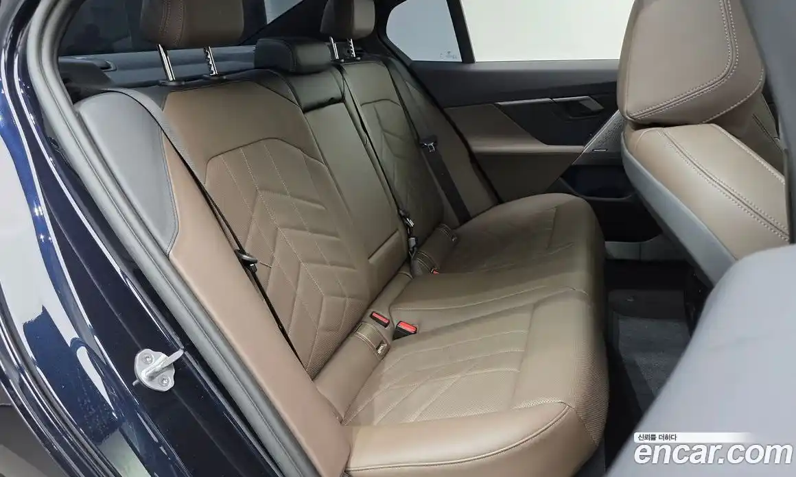 BMW 5 серия 2025 2.0 автомат (гидро), фото 17