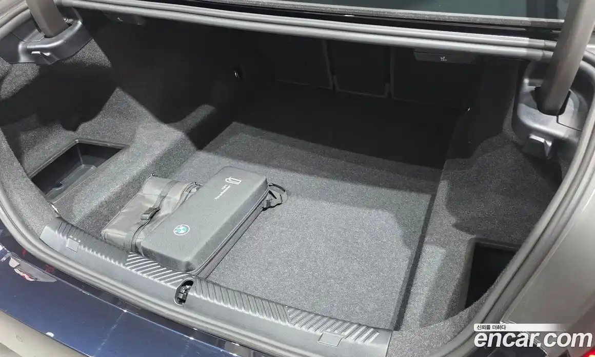 BMW 5 серия 2025 2.0 автомат (гидро), фото 30