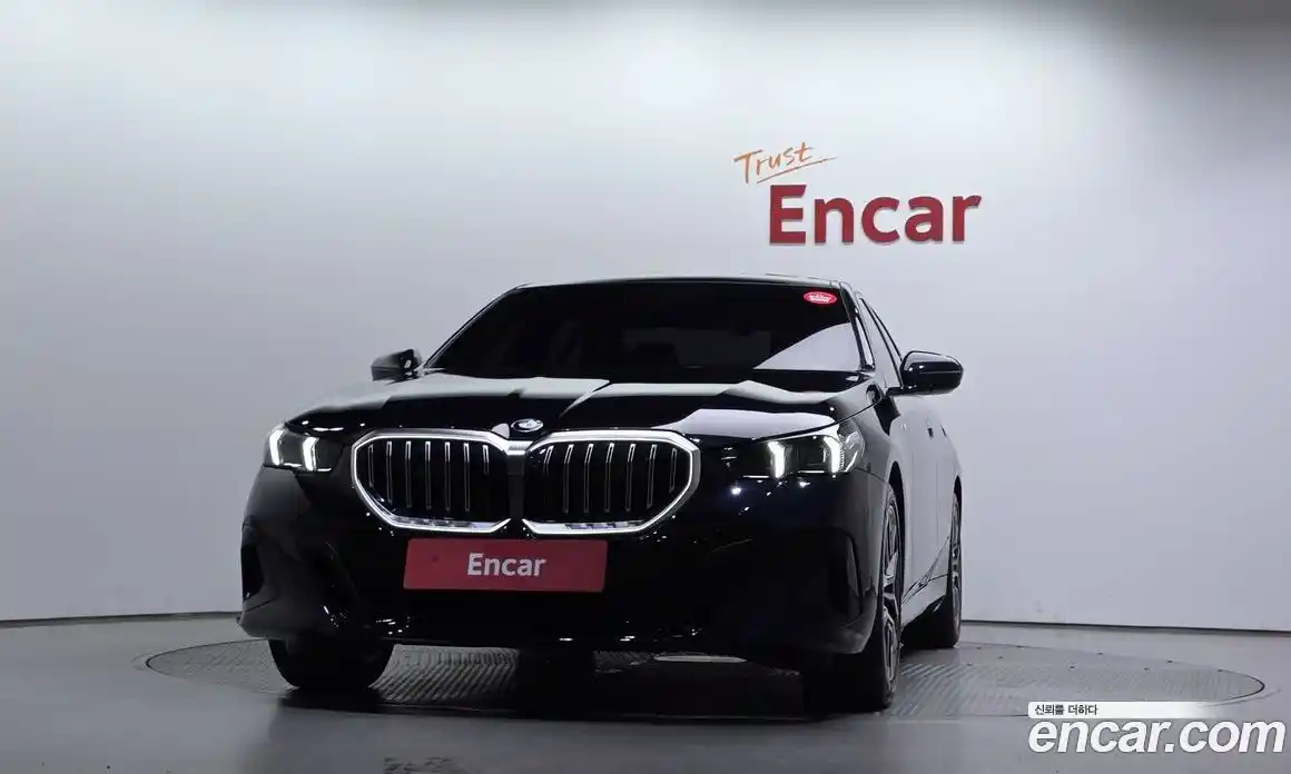 BMW 5 серия 2025 2.0 автомат (гидро), фото 3