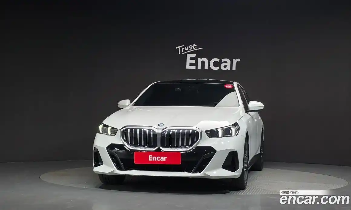 BMW 5 серия 2025 2.0 автомат (гидро), фото 3