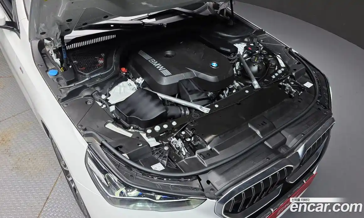 BMW 5 серия 2025 2.0 автомат (гидро), фото 6