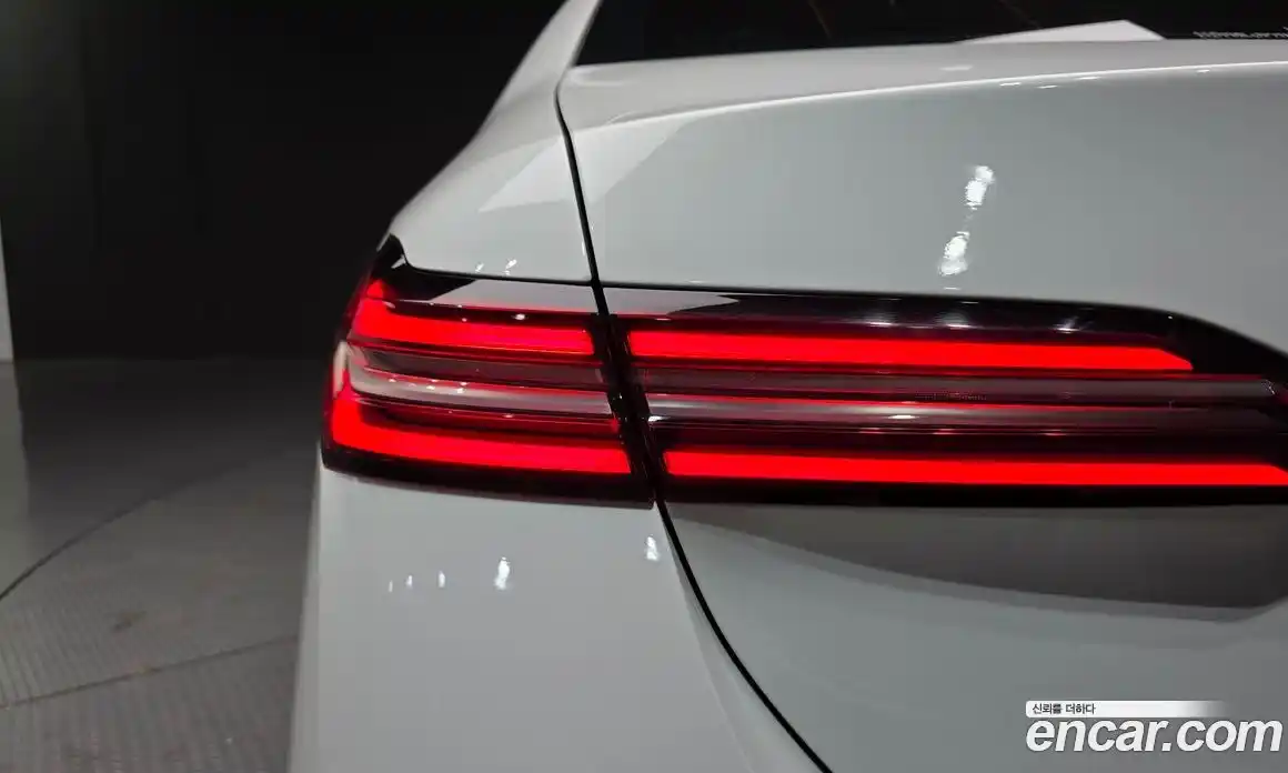 BMW 5 серия 2025 2.0 автомат (гидро), фото 9