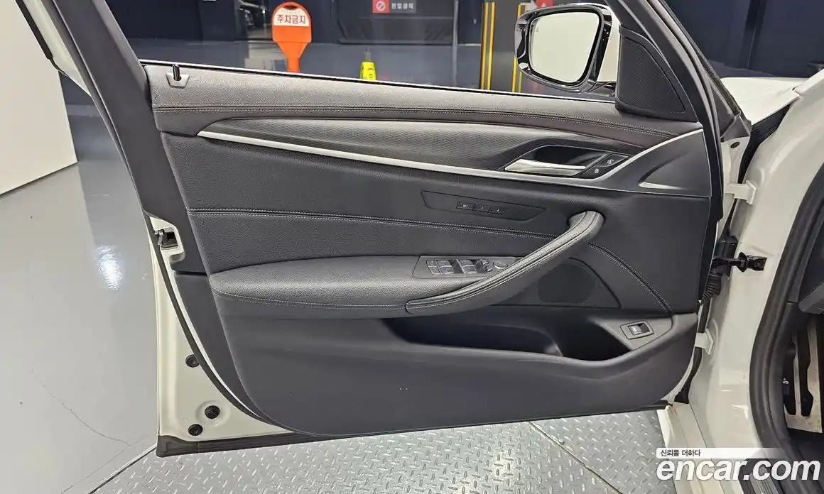 BMW 5 серия 2023 2.0 автомат (гидро), фото 14