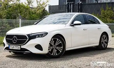 Mercedes-Benz E-Class 2024 2.0 автомат (гидро), миниатюра 2