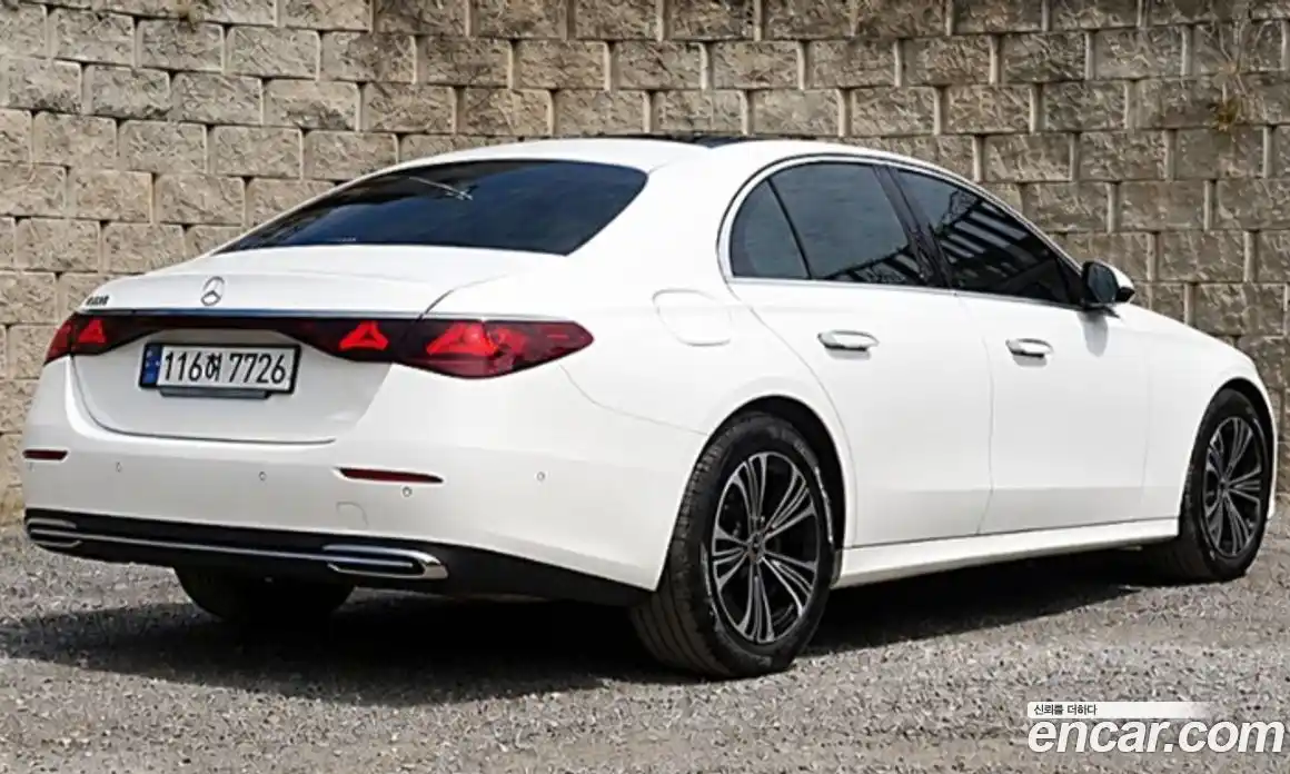 Mercedes-Benz E-Class 2024 2.0 автомат (гидро), фото 4