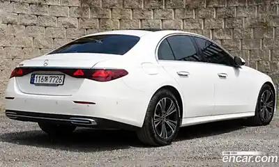 Mercedes-Benz E-Class 2024 2.0 автомат (гидро), миниатюра 4