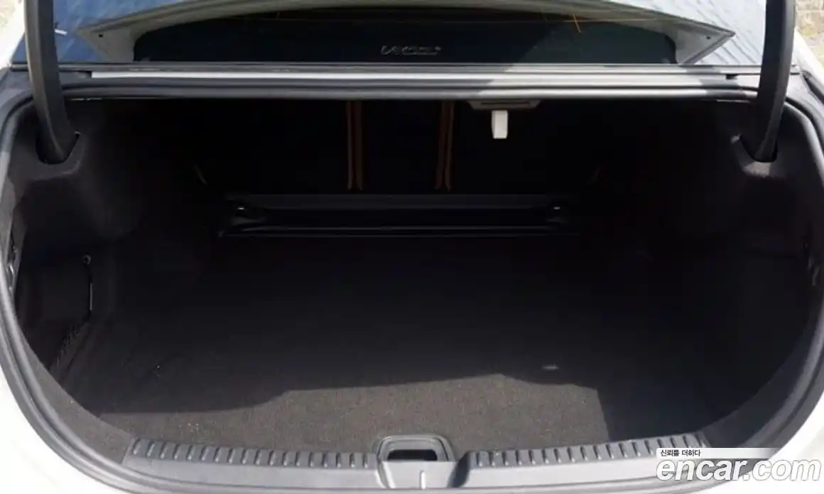 Mercedes-Benz E-Class 2024 2.0 автомат (гидро), фото 5