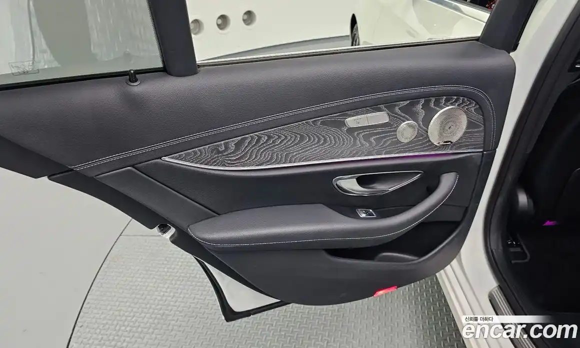 Mercedes-Benz E-Class 2022 2.0 автомат (гидро), фото 15