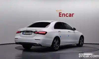 Mercedes-Benz E-Class 2022 2.0 автомат (гидро), миниатюра 2
