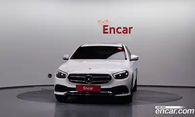 Mercedes-Benz E-Class 2022 2.0 автомат (гидро), миниатюра 3