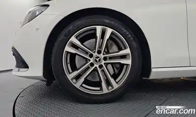 Mercedes-Benz E-Class 2022 2.0 автомат (гидро), миниатюра 5