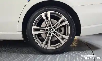 Mercedes-Benz E-Class 2022 2.0 автомат (гидро), миниатюра 7