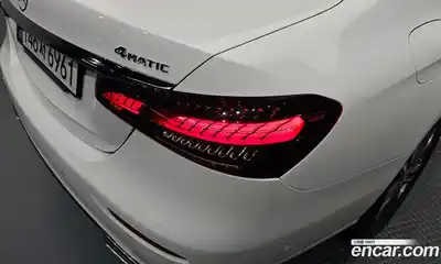 Mercedes-Benz E-Class 2022 2.0 автомат (гидро), миниатюра 9