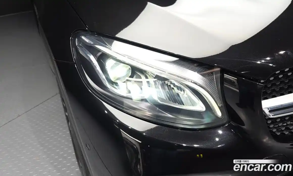 Mercedes-Benz GLC-Class 2018 2.1 гидро, фото 8 Mercedes-Benz GLC-Class 2018 2.1 гидро, фото 8