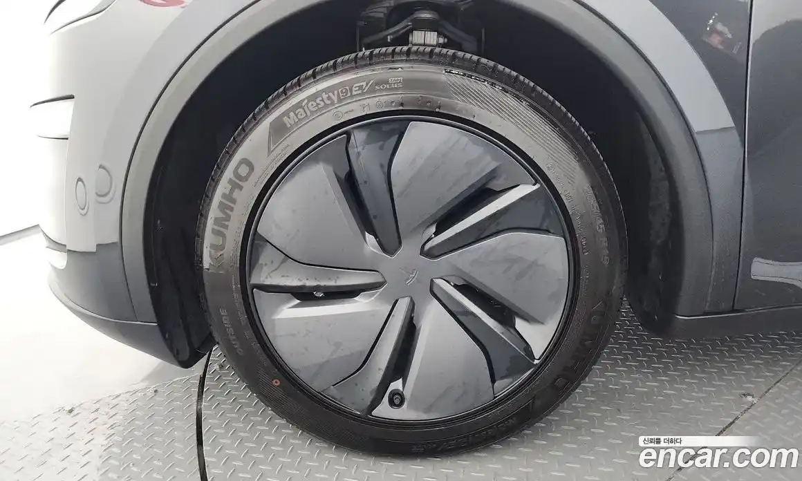 Tesla Model Y 2025 0.2 автомат (гидро), фото 5 Tesla Model Y 2025 0.2 автомат (гидро), фото 5