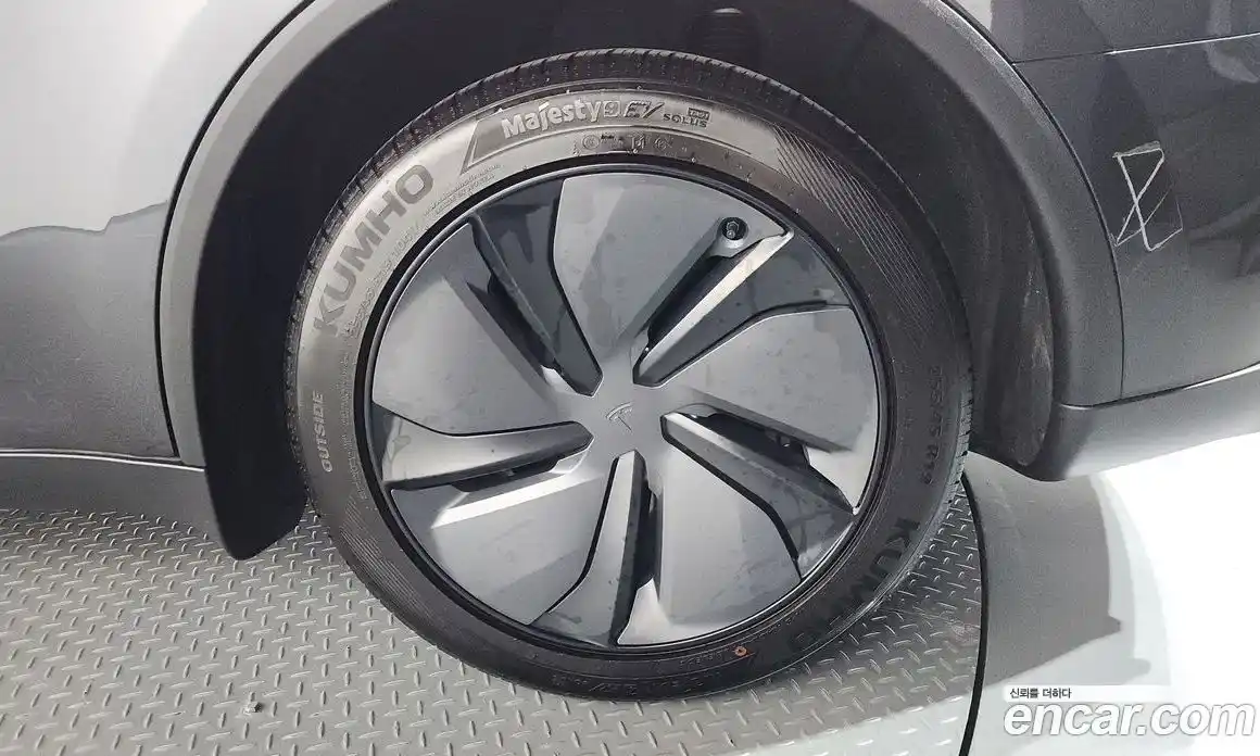 Tesla Model Y 2025 0.2 автомат (гидро), фото 7 Tesla Model Y 2025 0.2 автомат (гидро), фото 7