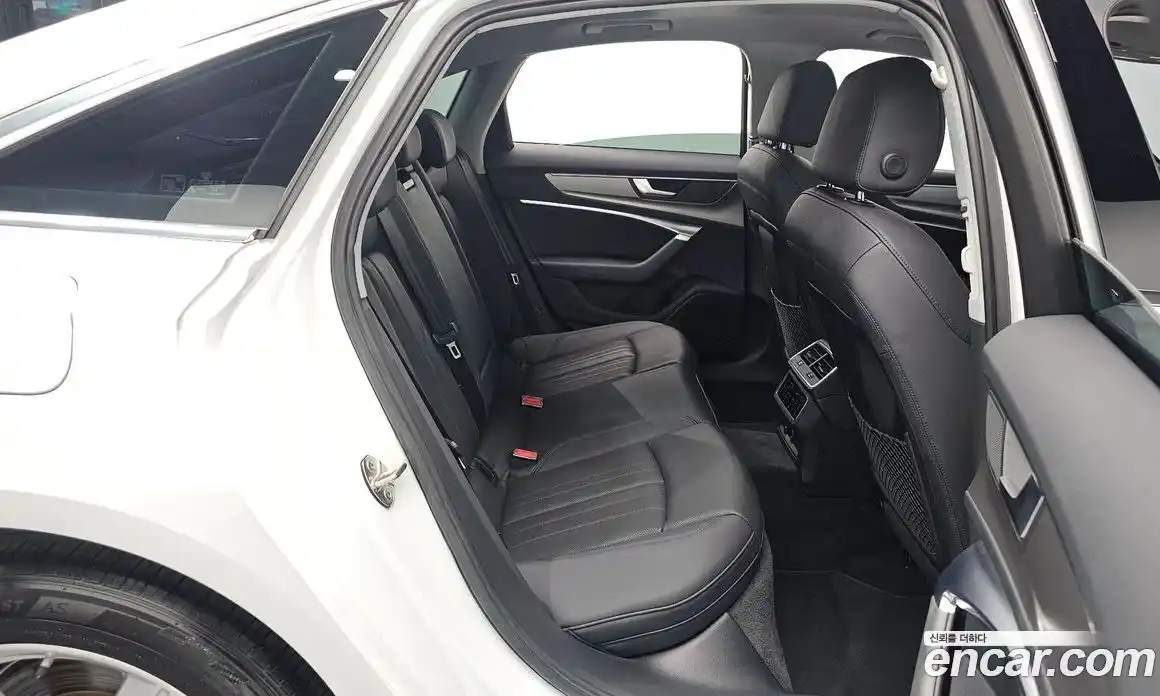 Audi A6 2020 2.0 автомат (гидро), фото 11