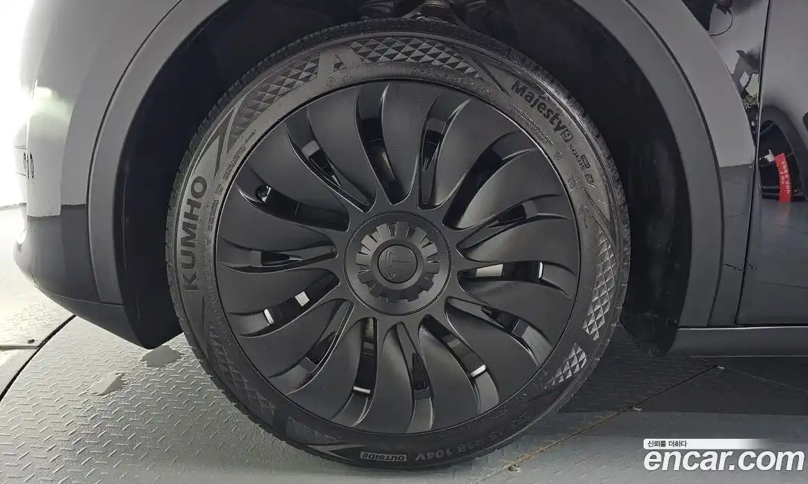 Tesla Model Y 2024 0.2 автомат (гидро), фото 4 Tesla Model Y 2024 0.2 автомат (гидро), фото 4