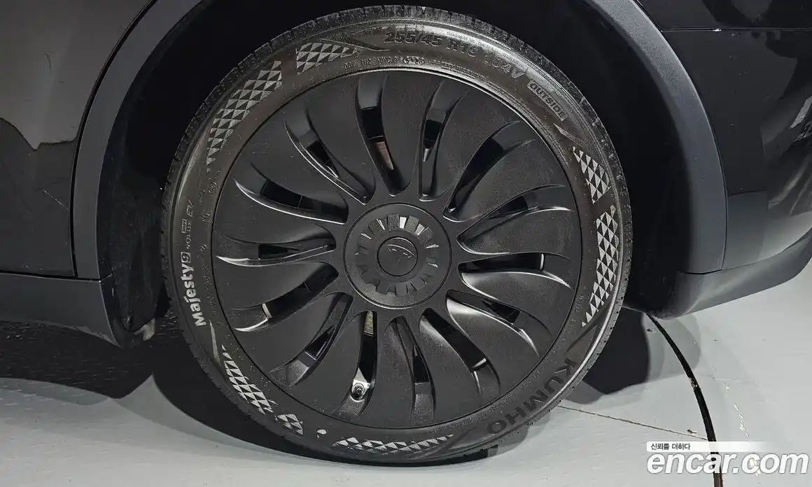 Tesla Model Y 2024 0.2 автомат (гидро), фото 6 Tesla Model Y 2024 0.2 автомат (гидро), фото 6