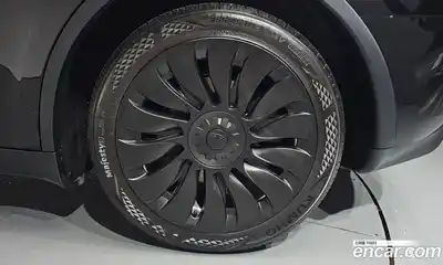 Tesla Model Y 2024 0.2 автомат (гидро), миниатюра 6 Tesla Model Y 2024 0.2 автомат (гидро), миниатюра 6