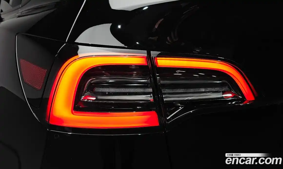 Tesla Model Y 2024 0.2 автомат (гидро), фото 8 Tesla Model Y 2024 0.2 автомат (гидро), фото 8