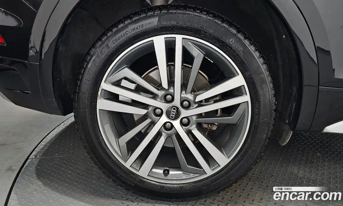Audi Q5 2022 2.0 автомат (гидро), фото 6