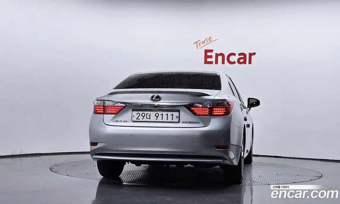 Lexus ES 2013 2.5 автомат (гидро), фото 4 Lexus ES 2013 2.5 автомат (гидро), фото 4