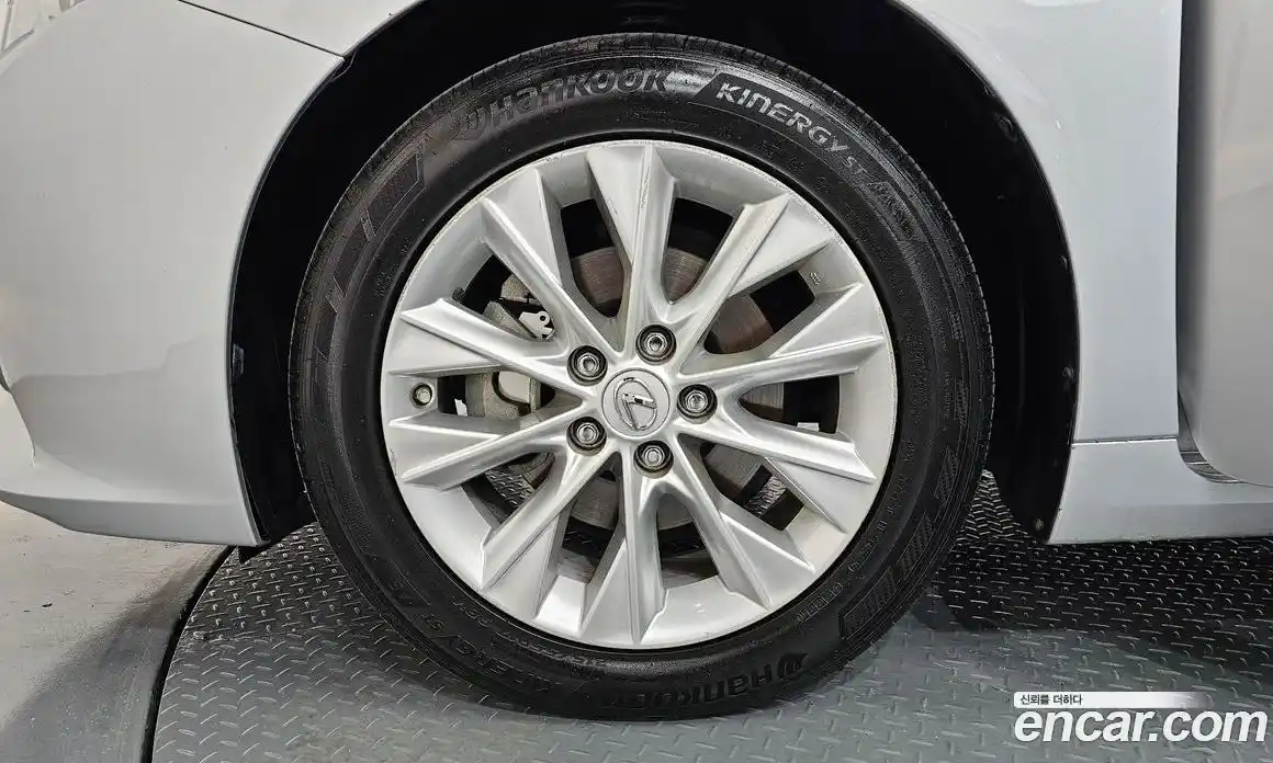 Lexus ES 2013 2.5 автомат (гидро), фото 5 Lexus ES 2013 2.5 автомат (гидро), фото 5