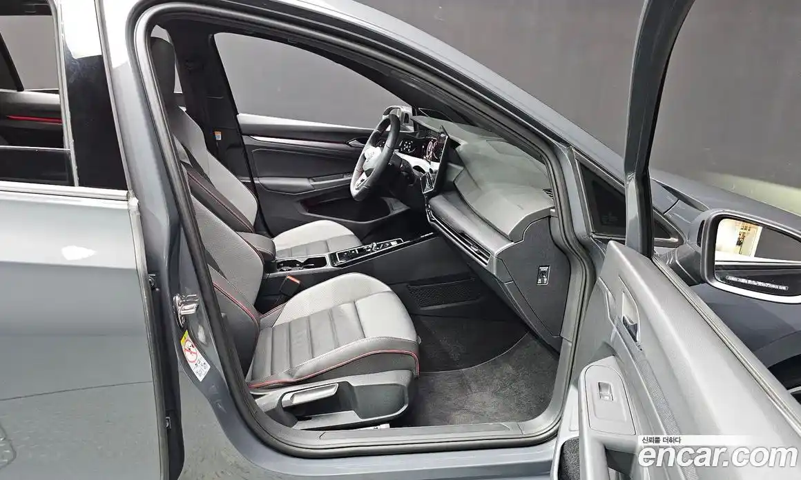 Volkswagen Golf 2025 2.0 автомат (гидро), фото 11