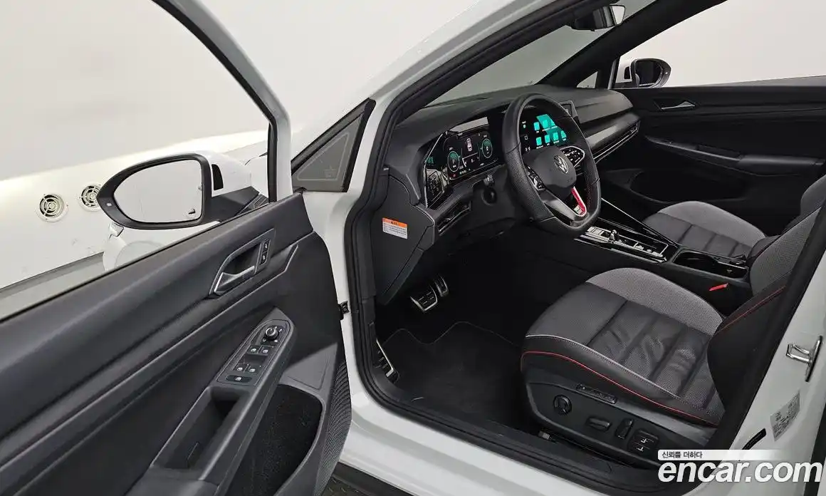Volkswagen Golf 2024 2.0 автомат (гидро), фото 12