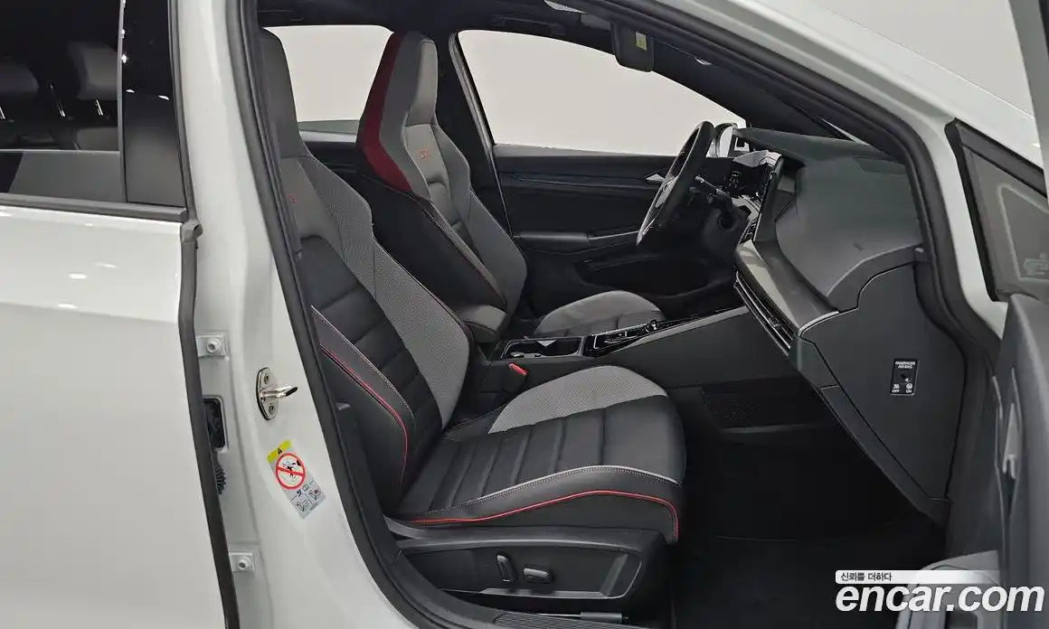 Volkswagen Golf 2024 2.0 автомат (гидро), фото 15