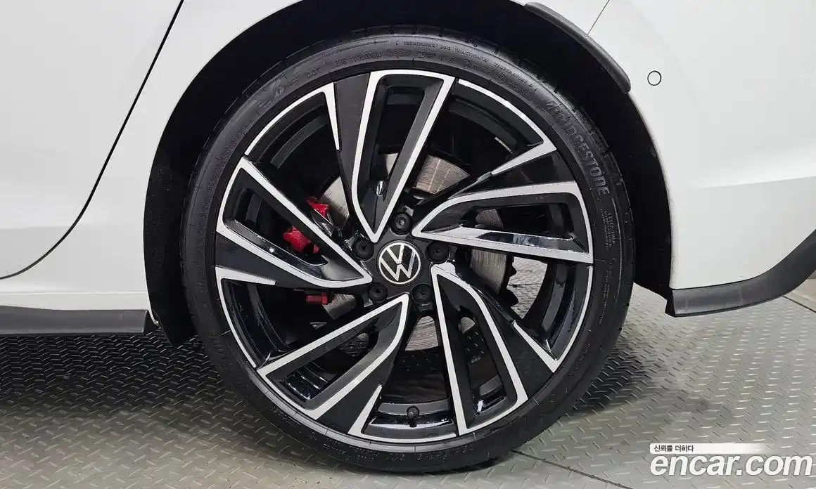 Volkswagen Golf 2024 2.0 автомат (гидро), фото 6