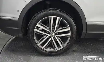 Volkswagen Tiguan 2020 2.0 автомат (гидро), миниатюра 5