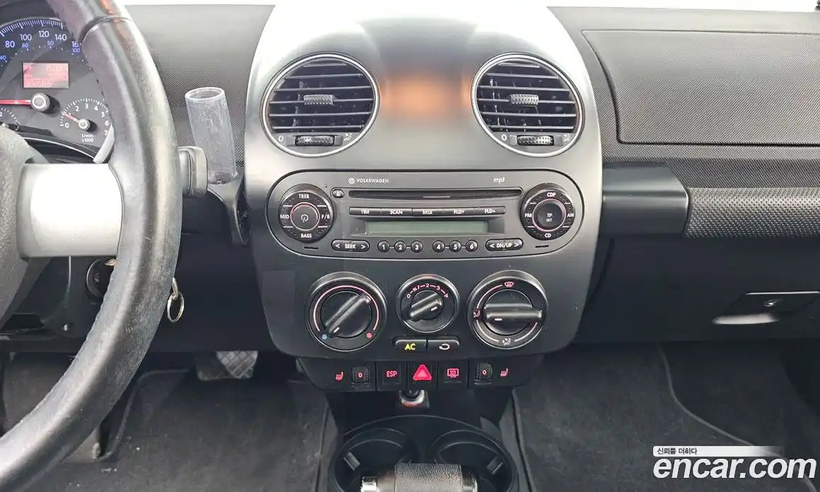Volkswagen Beatle 2011 2.0 автомат (гидро), фото 13