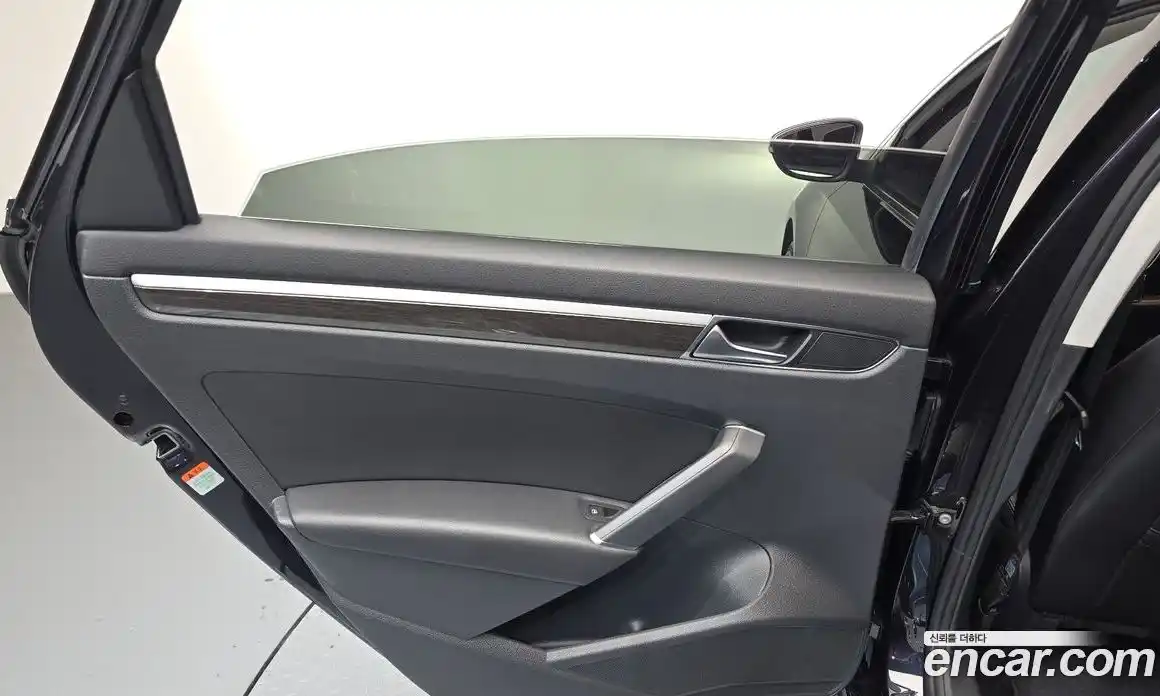 Volkswagen Passat 2018 2.0 автомат (гидро), фото 15