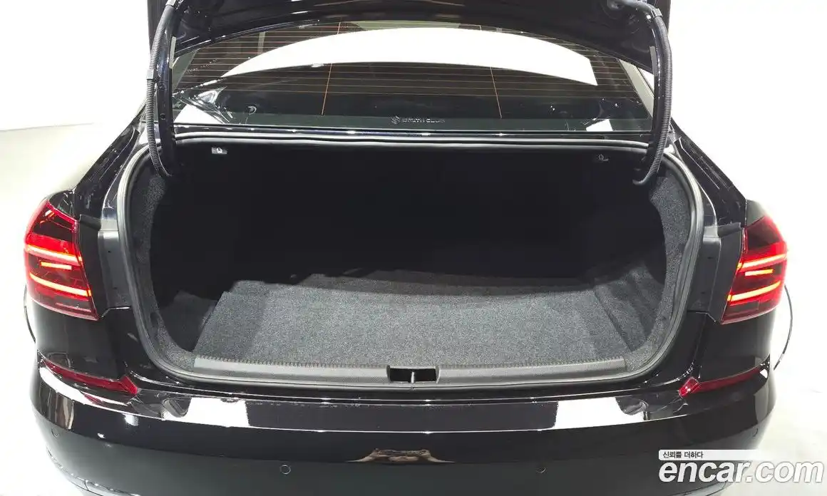 Volkswagen Passat 2018 2.0 автомат (гидро), фото 24