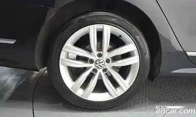 Volkswagen Passat 2018 2.0 автомат (гидро), миниатюра 5