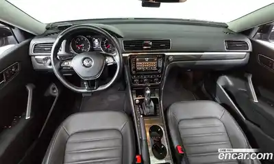 Volkswagen Passat 2018 2.0 автомат (гидро), миниатюра 10