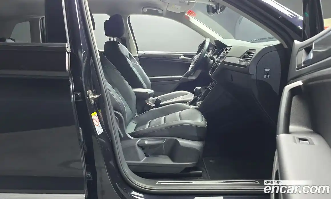 Volkswagen Tiguan 2018 2.0 автомат (гидро), фото 11
