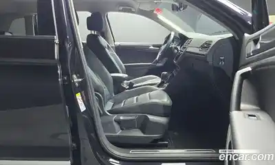 Volkswagen Tiguan 2018 2.0 автомат (гидро), миниатюра 11