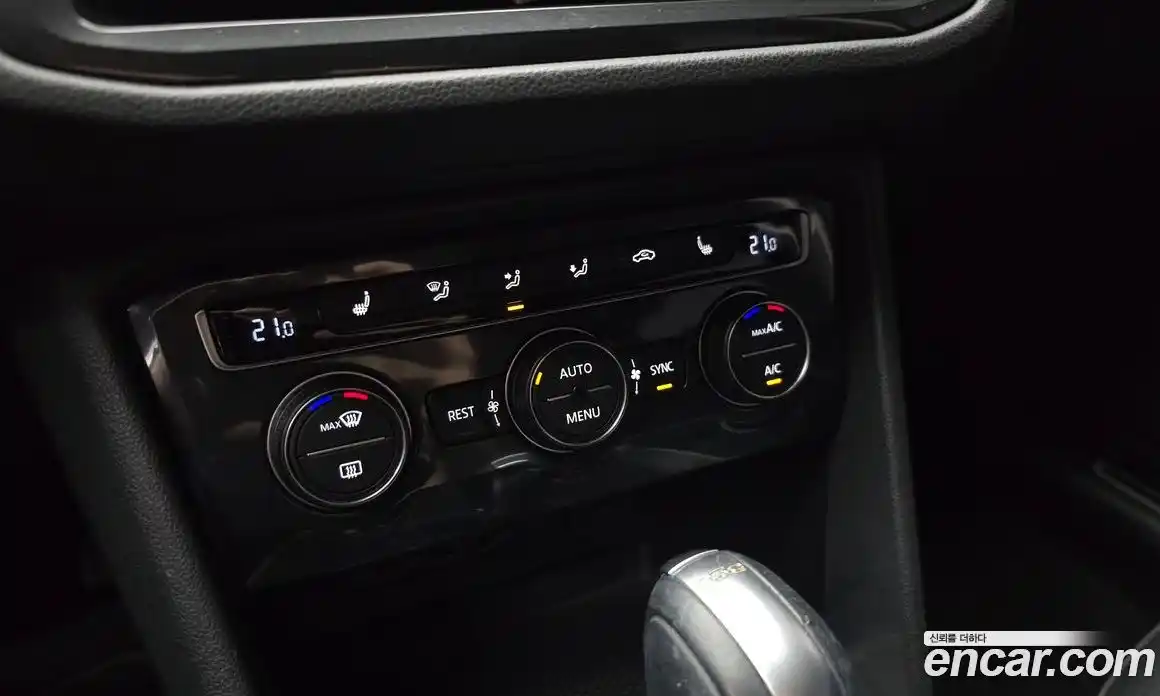Volkswagen Tiguan 2018 2.0 автомат (гидро), фото 17