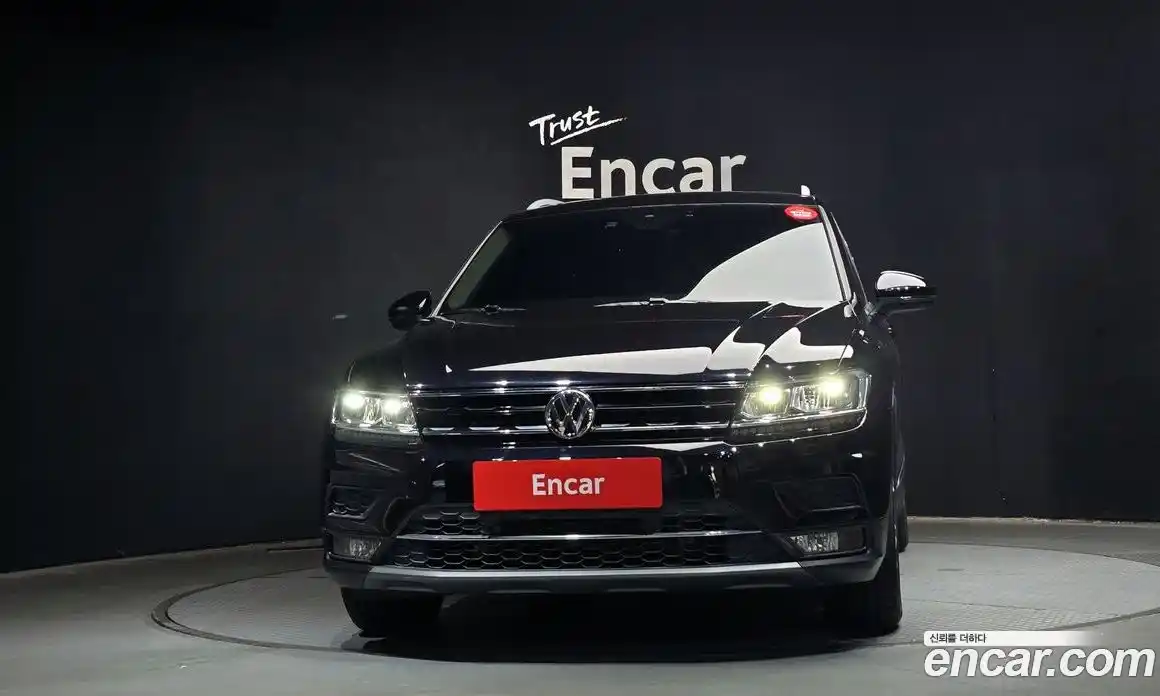 Volkswagen Tiguan 2018 2.0 автомат (гидро), фото 3