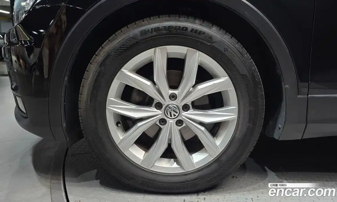 Volkswagen Tiguan 2018 2.0 автомат (гидро), фото 5