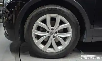 Volkswagen Tiguan 2018 2.0 автомат (гидро), миниатюра 5