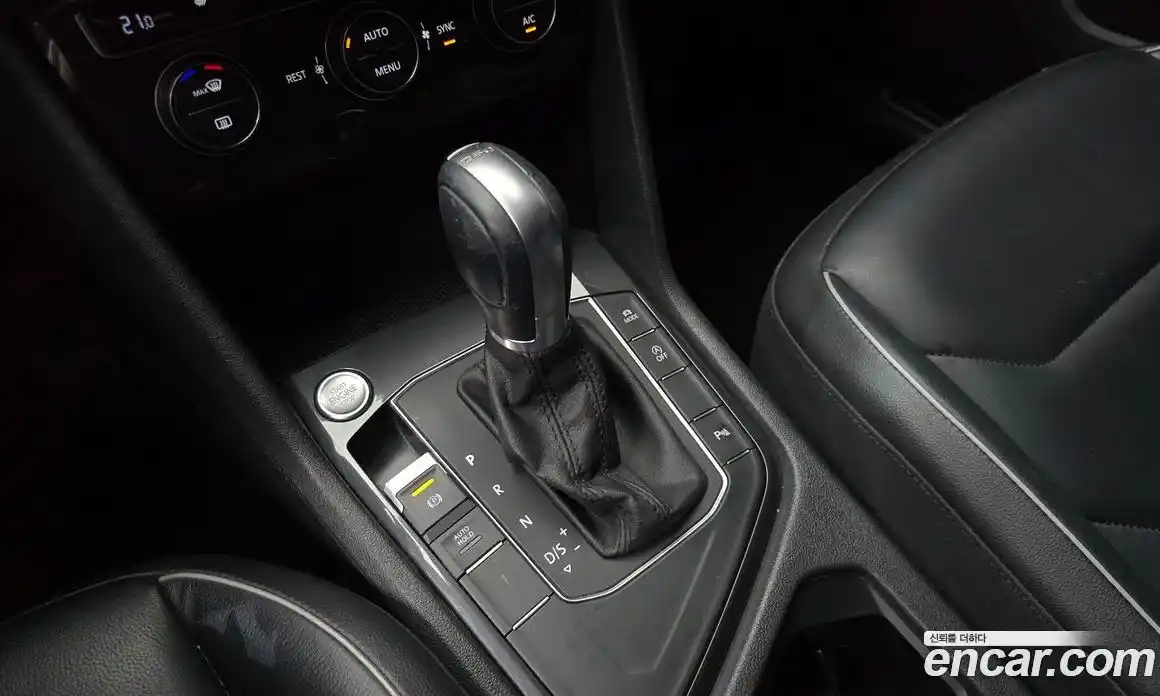 Volkswagen Tiguan 2018 2.0 автомат (гидро), фото 9