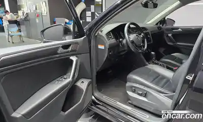 Volkswagen Tiguan 2018 2.0 автомат (гидро), миниатюра 10